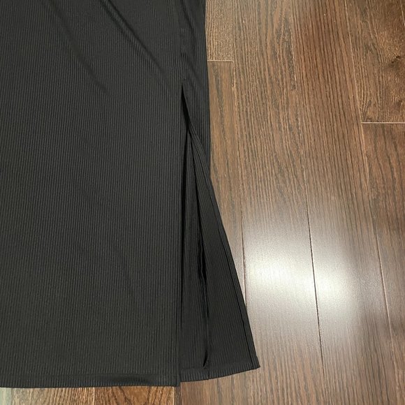 Leith Ribbed Side Slit Midi Skirt - Picture 8 of 11
